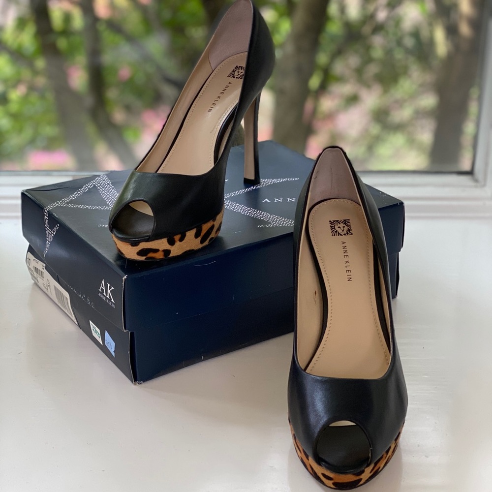 Anne Klein Women’s Cow Fur Leopard Heels 10